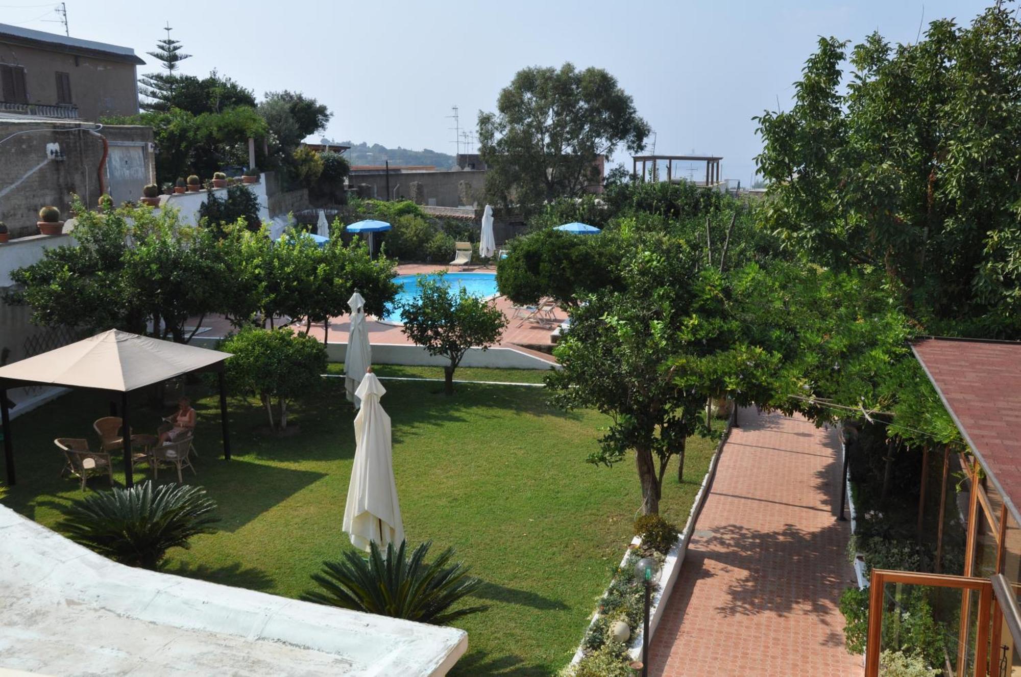Hotel Savoia Прочида Екстериор снимка