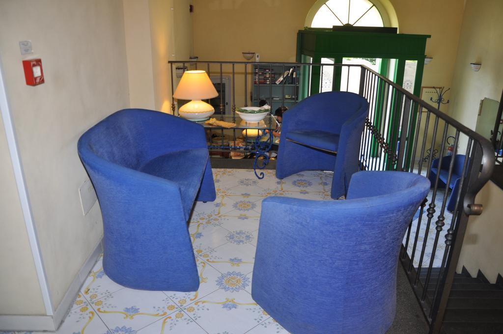Hotel Savoia Прочида Екстериор снимка