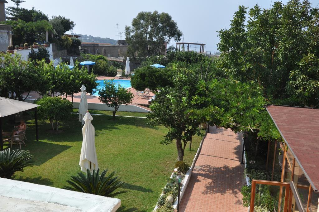 Hotel Savoia Прочида Екстериор снимка